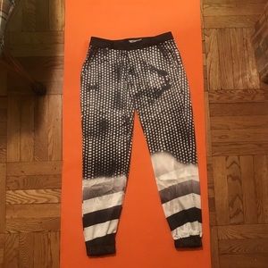 Modern Chic Patterned Pants size 40